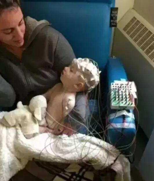 成人肠胀气动作视频  第2张