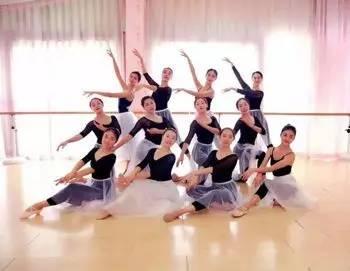 上学歌舞蹈教学视频成人,跟随上学歌舞蹈教学视频迈向舞蹈人生  第1张